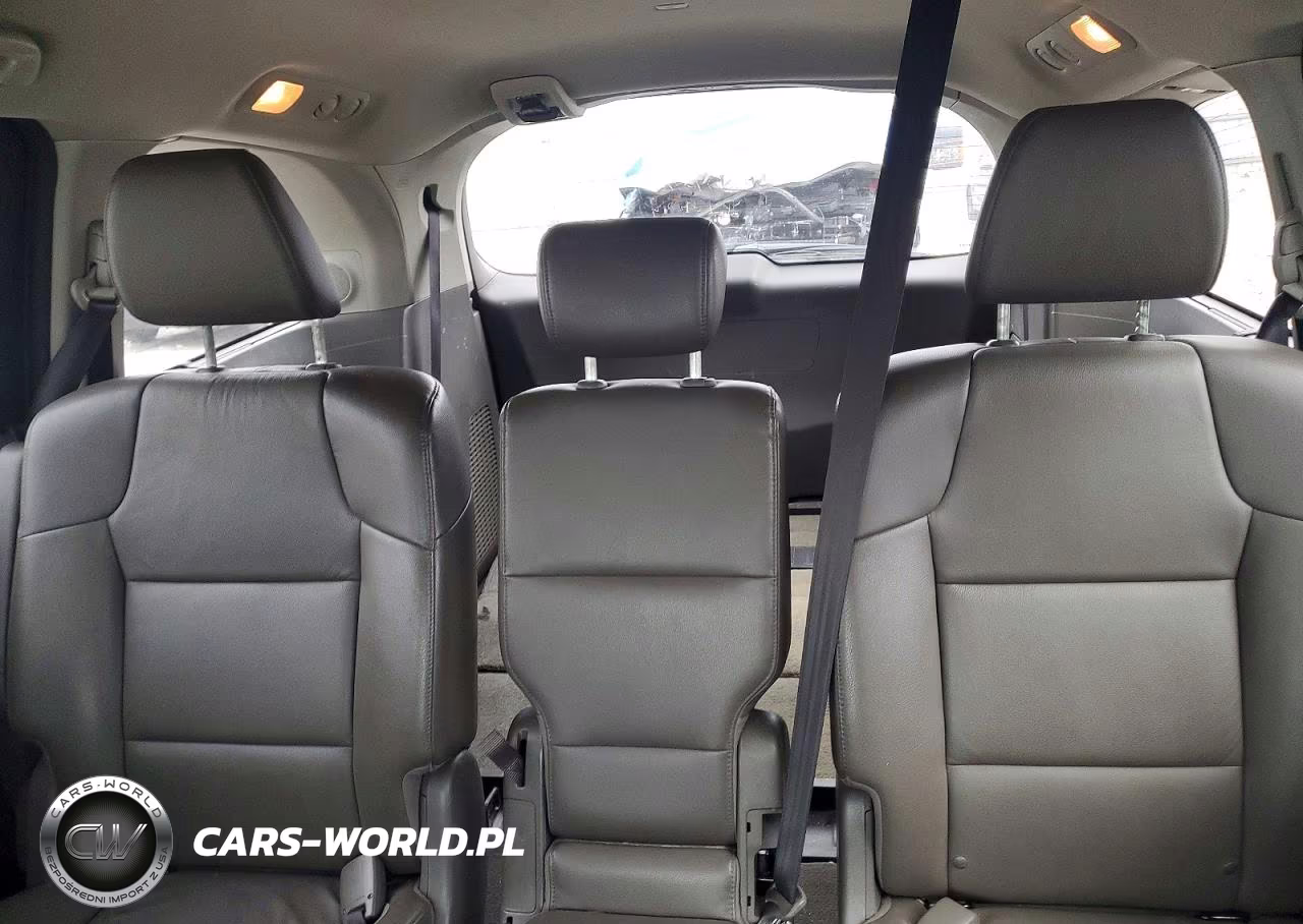 2016 Honda Odyssey Touring VIN:5FNRL5H9XGB061849 - 10