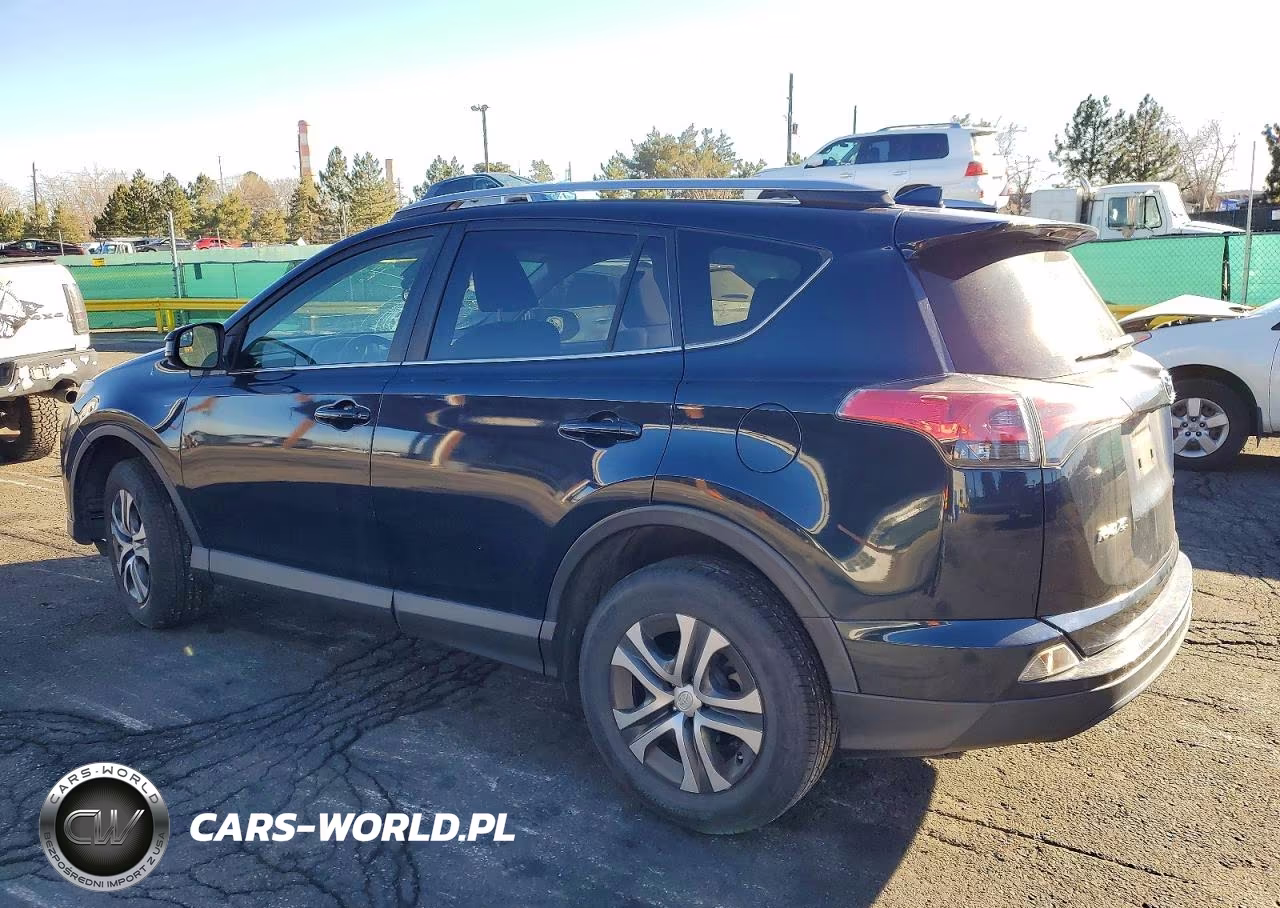2018 Toyota Rav4 Le VIN:JTMBFREV7JJ729415 - 2