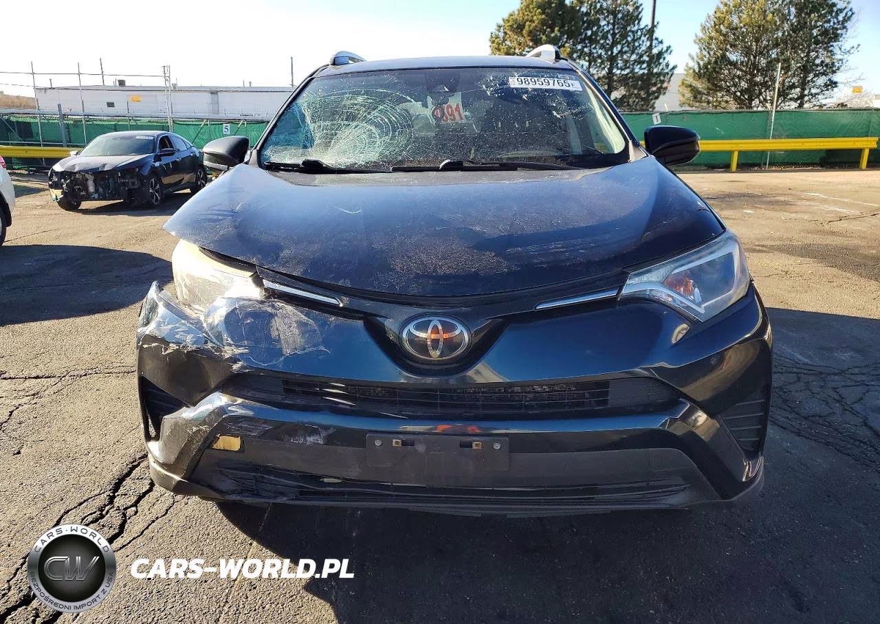 2018 Toyota Rav4 Le VIN:JTMBFREV7JJ729415 - 5