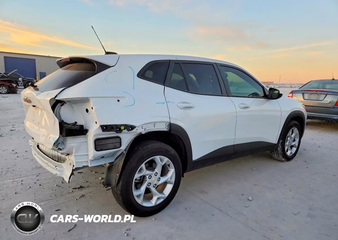 2025 Chevrolet Trax Ls VIN:KL77LFEP5SC301229 - 3