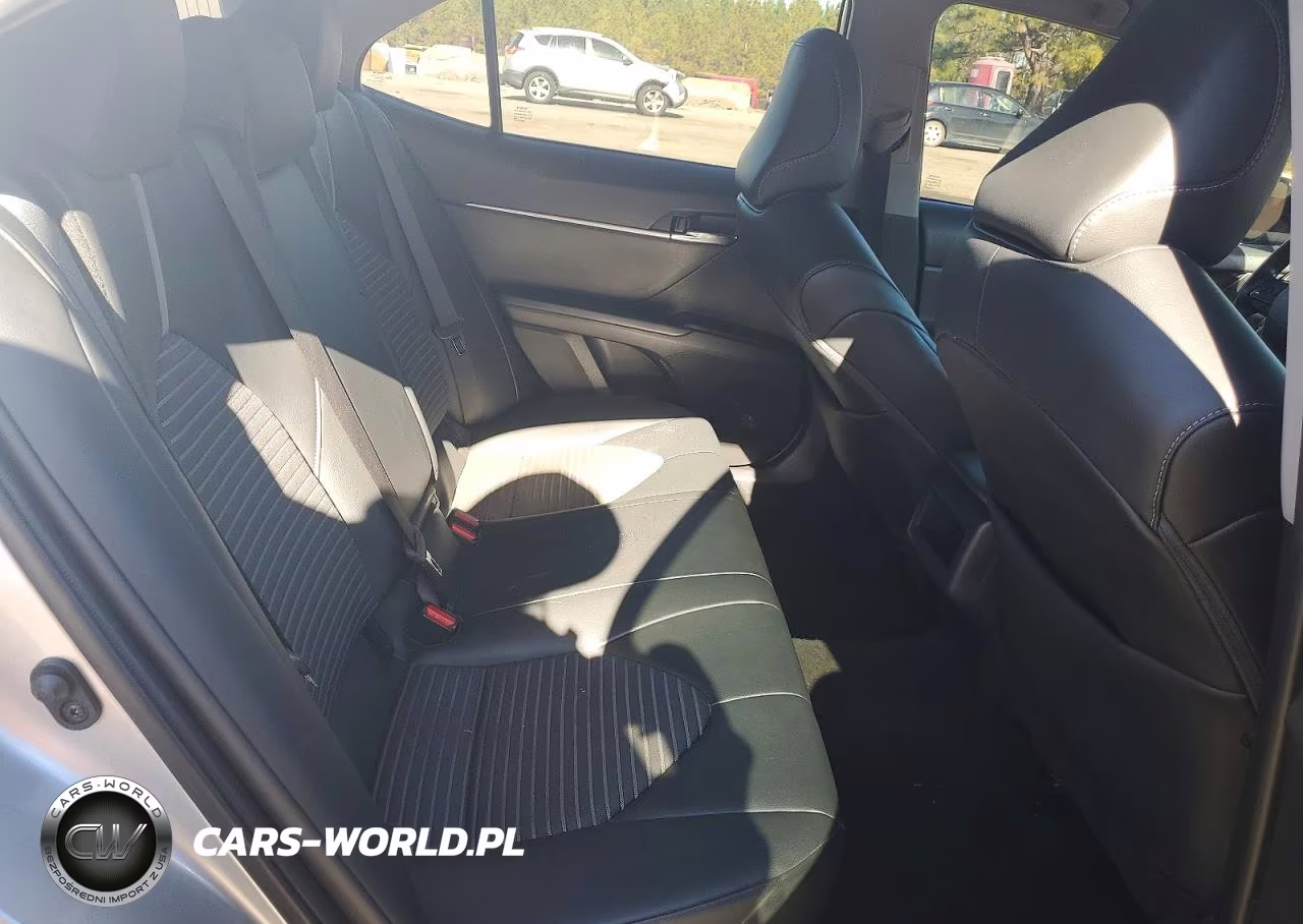 2023 Toyota Camry VIN:4T1G11AKXPU757746 - 10