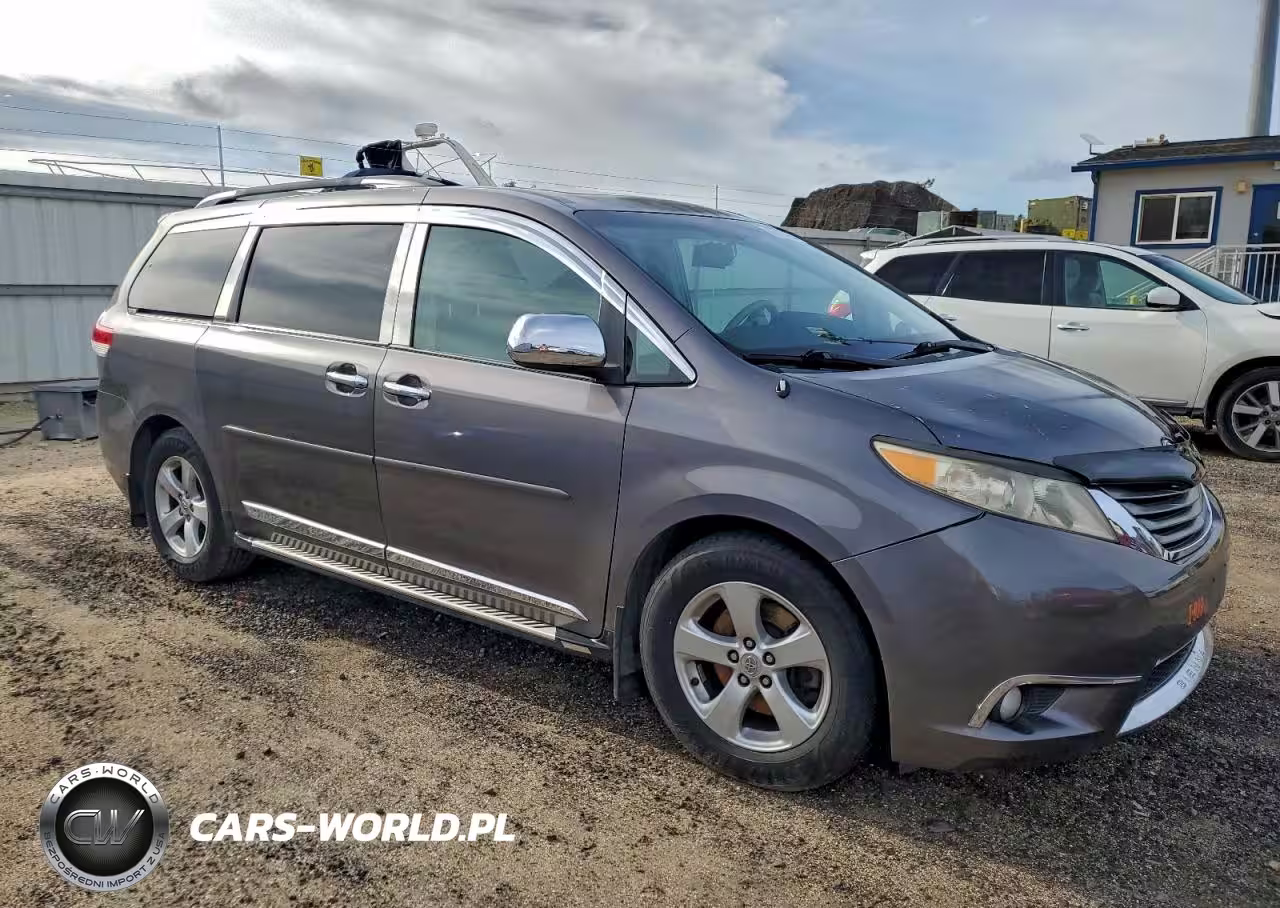 2013 Toyota Sienna Xle VIN:5TDYK3DC7DS296544 - 4