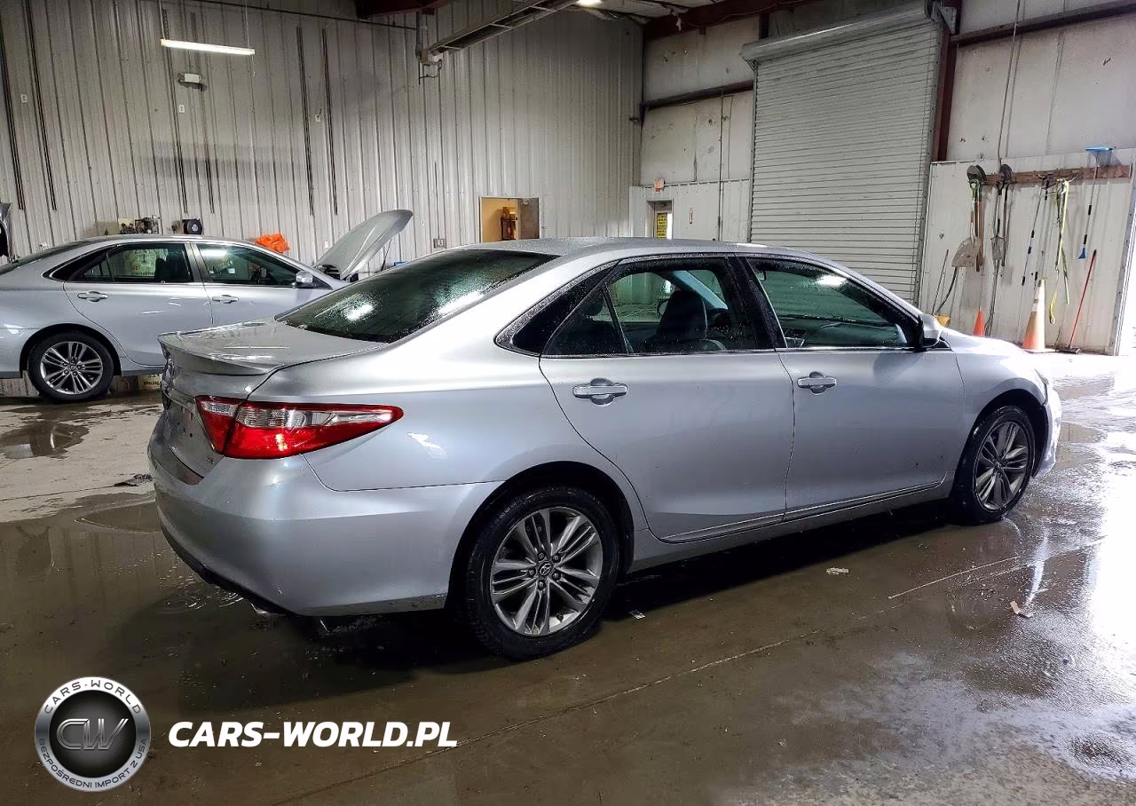 2017 Toyota Camry Le VIN:4T1BF1FK1HU794349 - 3