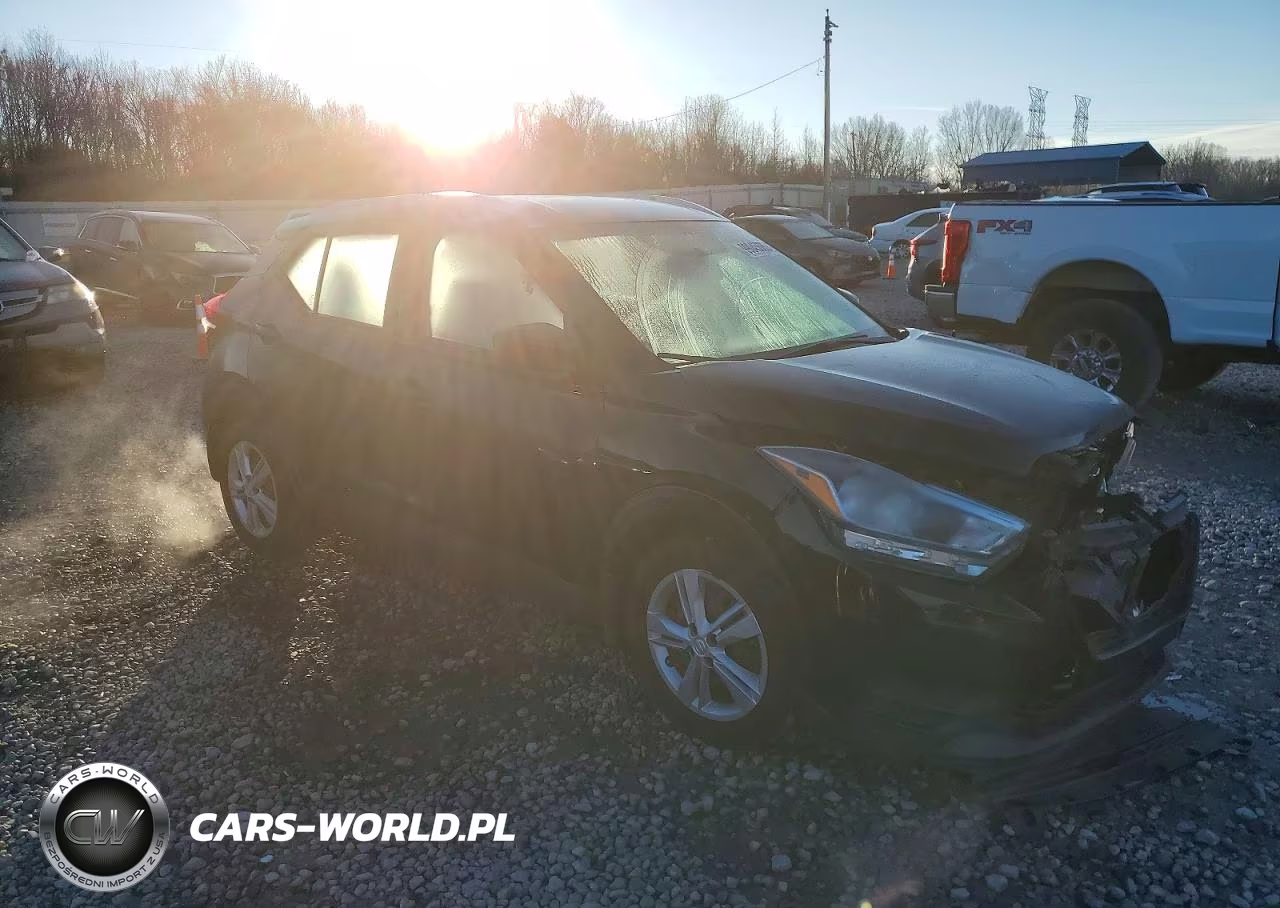 2019 Nissan Kicks S VIN:3N1CP5CU2KL518267 - 4