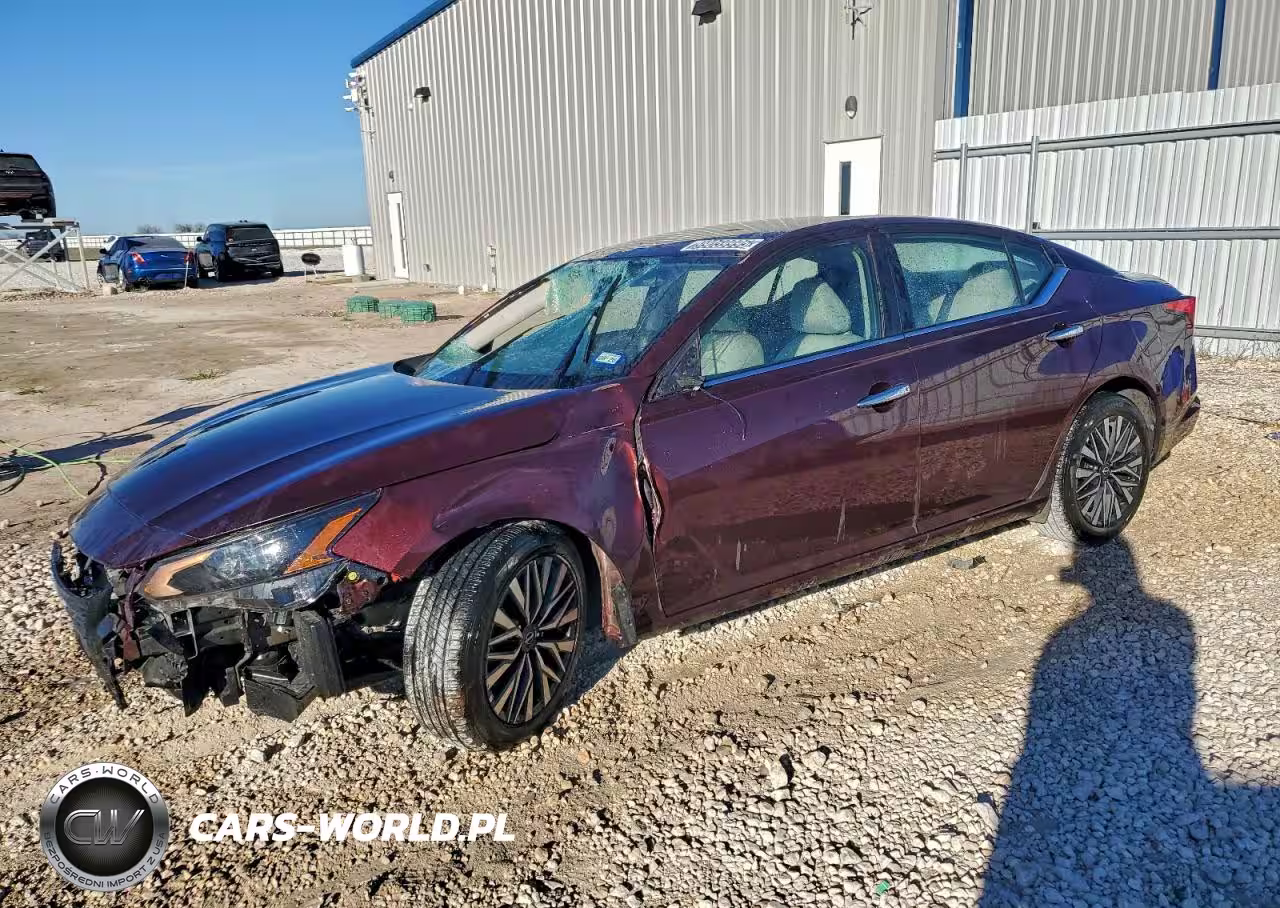 2025 Nissan Altima Sv