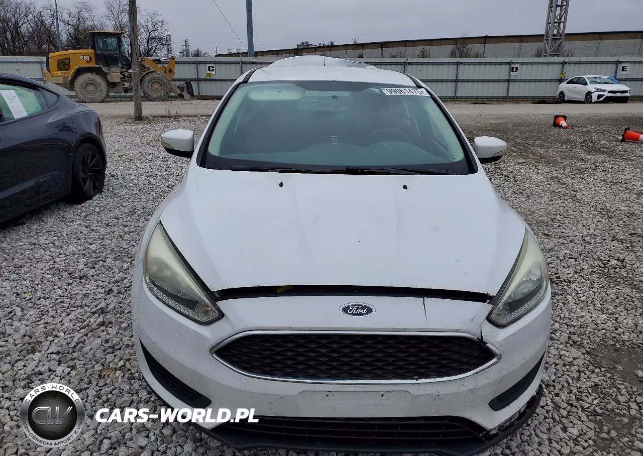 2015 Ford Focus Se VIN:1FADP3F23FL240146 - 5