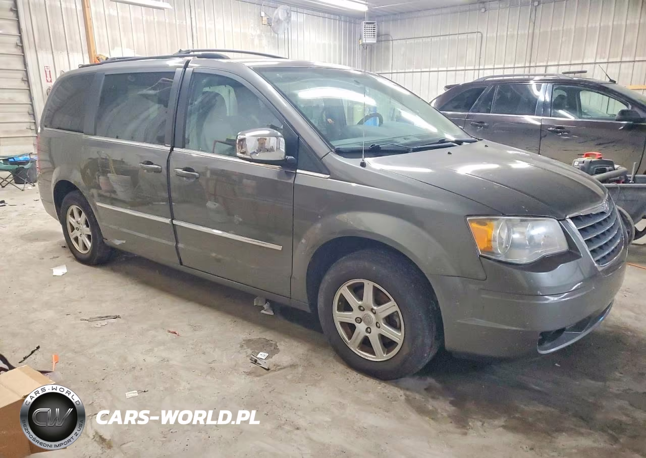 2010 Chrysler Town & Country Touring Plus VIN:2A4RR8DX6AR441894 - 4