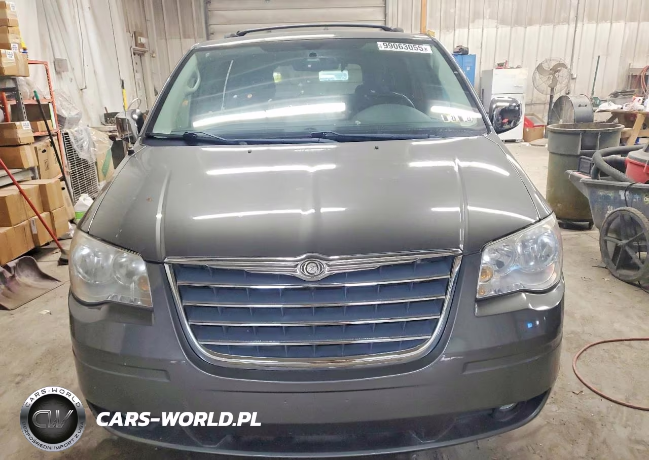 2010 Chrysler Town & Country Touring Plus VIN:2A4RR8DX6AR441894 - 5