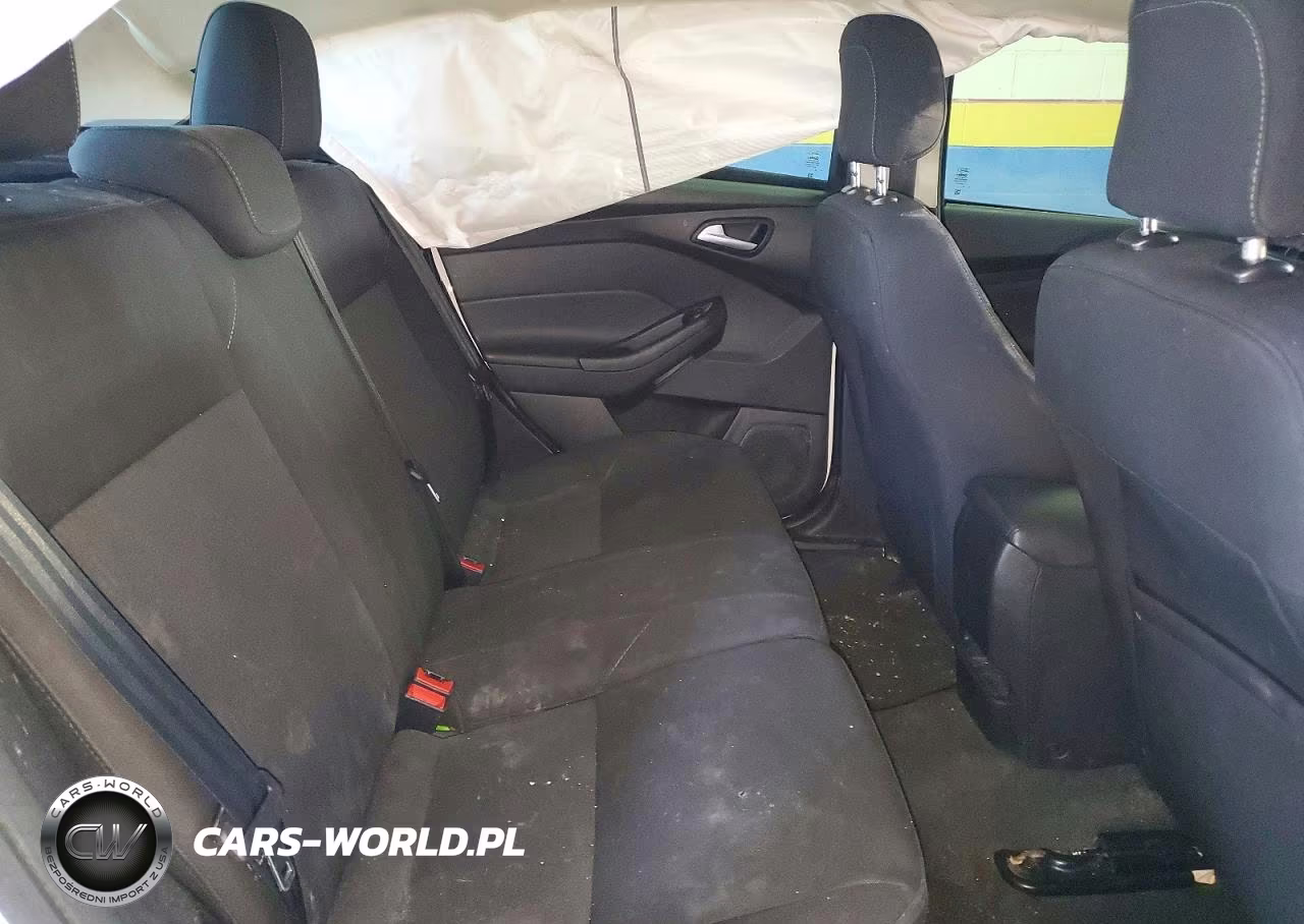 2018 Ford Focus Se VIN:1FADP3K27JL268028 - 10