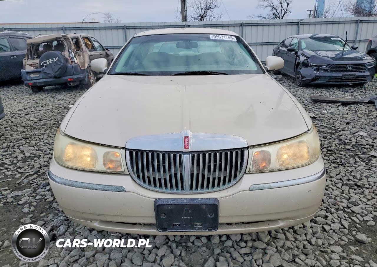 2001 Lincoln Town Car Cartier VIN:1LNHM83W31Y719666 - 5
