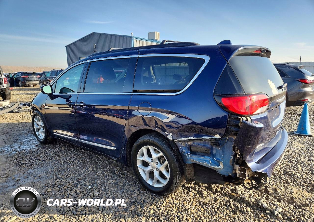 2017 Chrysler Pacifica Touring L VIN:2C4RC1BG9HR820402 - 2