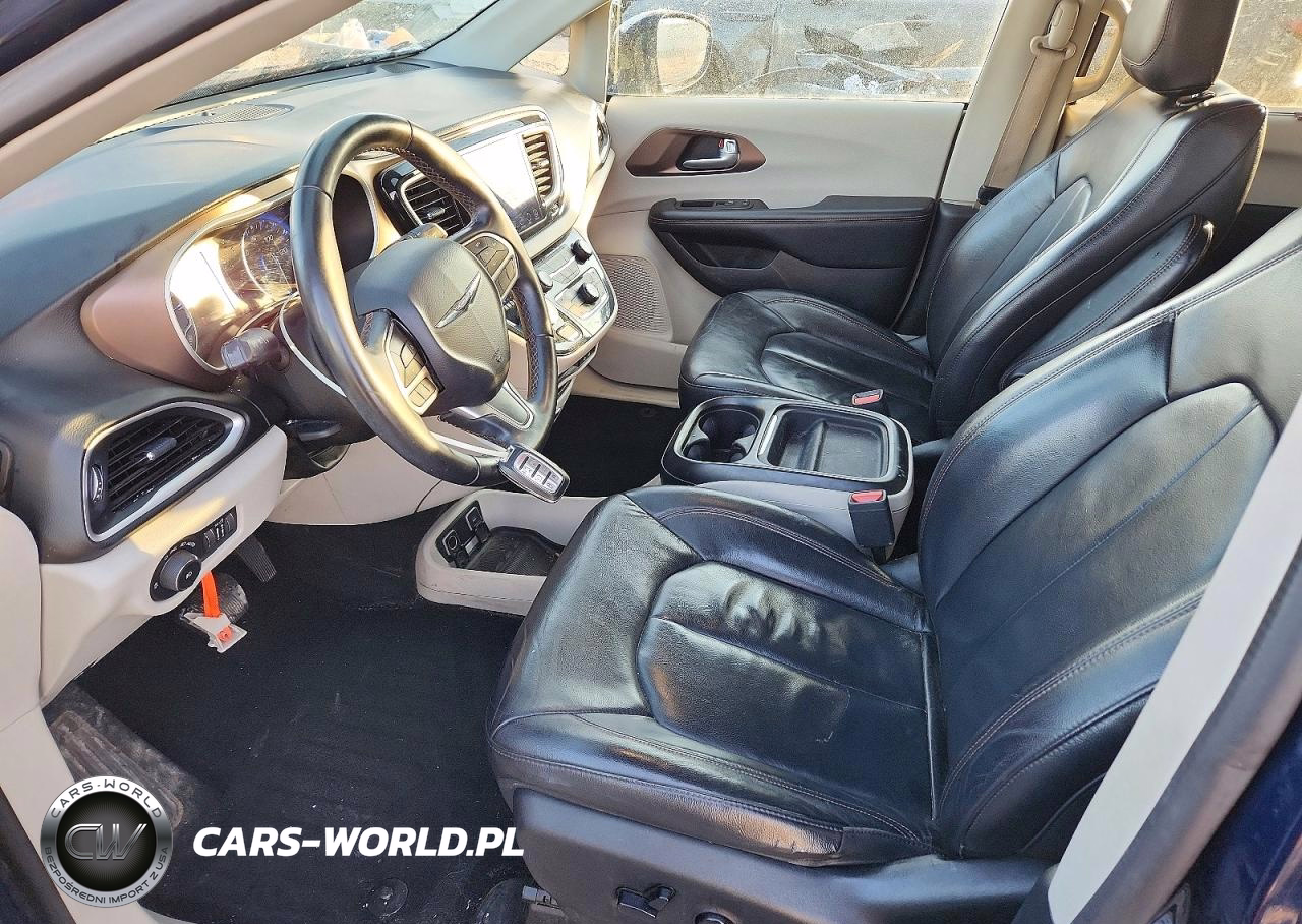 2017 Chrysler Pacifica Touring L VIN:2C4RC1BG9HR820402 - 7