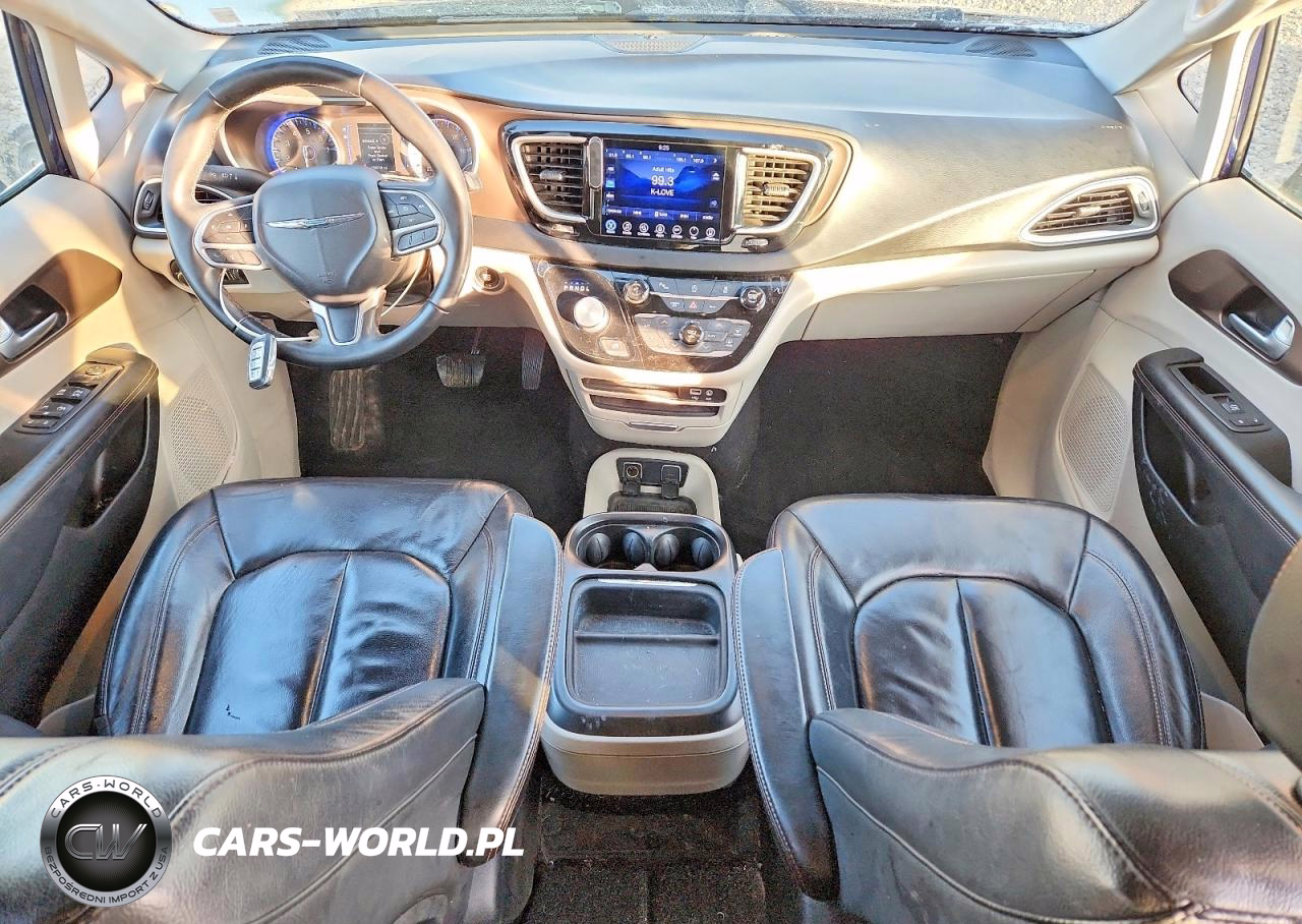 2017 Chrysler Pacifica Touring L VIN:2C4RC1BG9HR820402 - 8