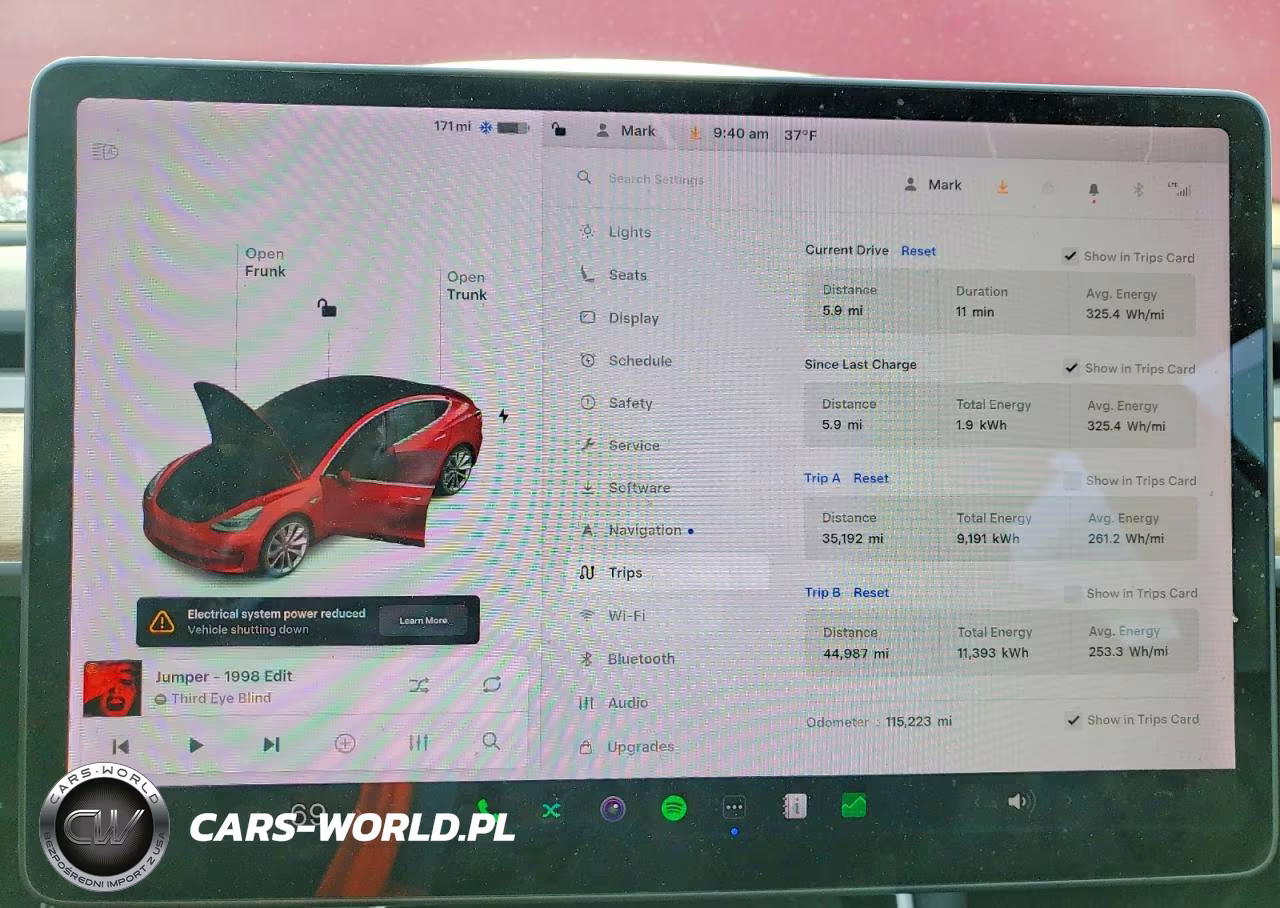 2018 Tesla Model 3 VIN:5YJ3E1EB1JF065408 - 9