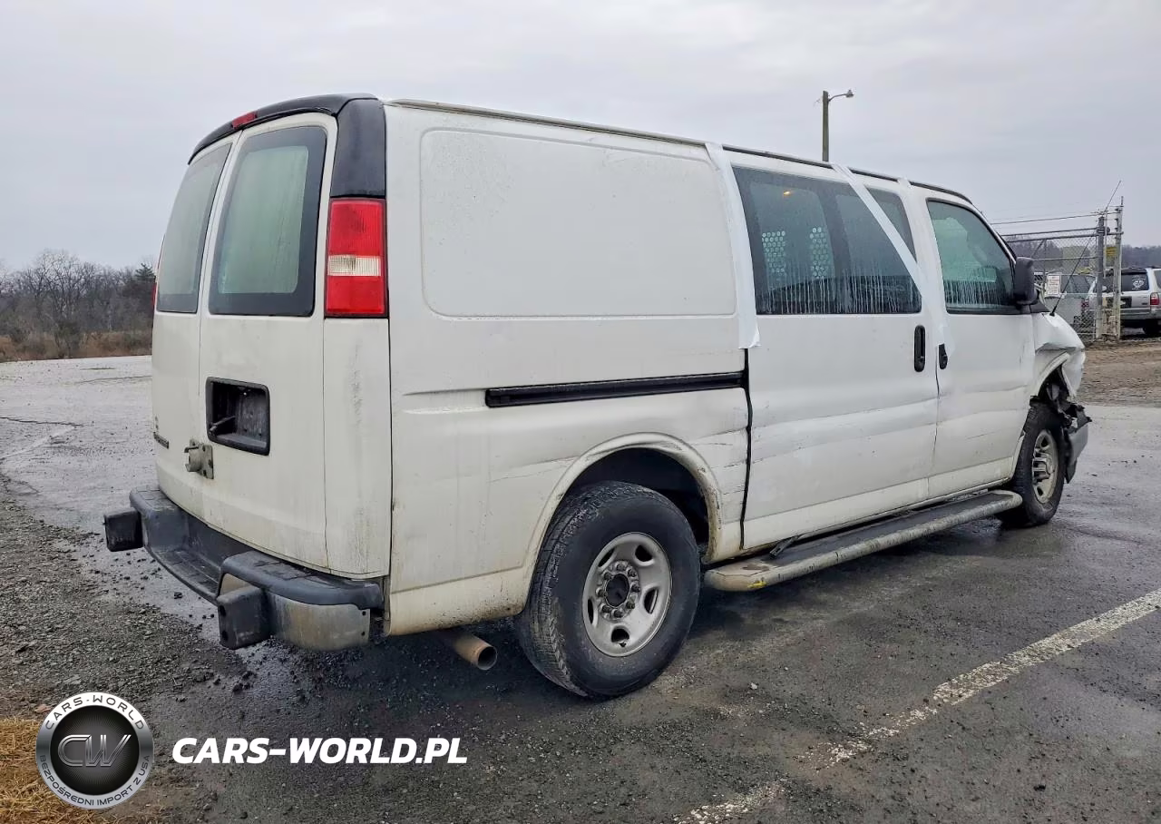 2018 Chevrolet Express 2500 Utility - Service Van VIN:1GCWGAFG3J1912651 - 3
