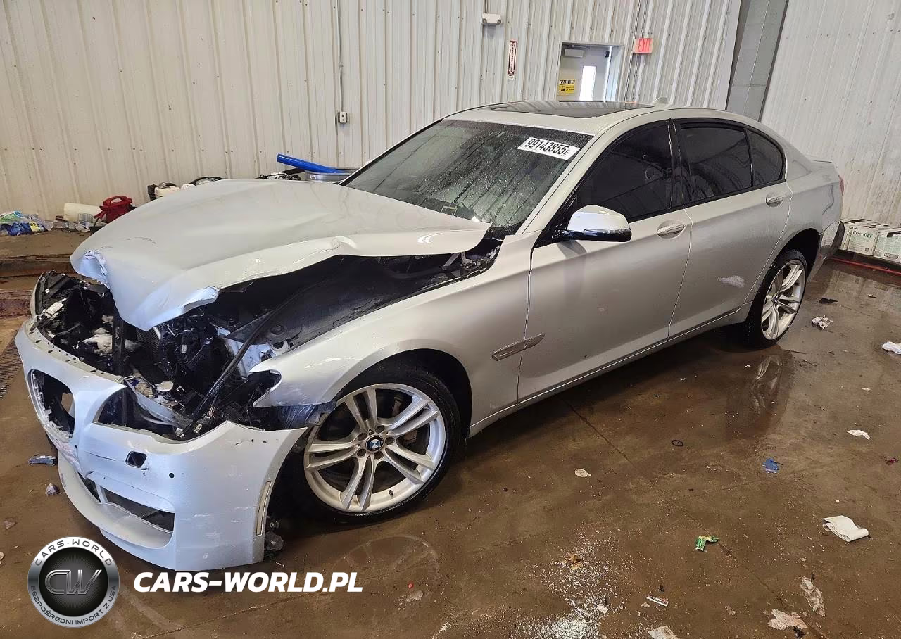 2013 BMW 740 I – zdjęcie 1 z 12