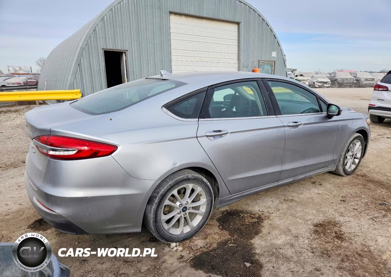 2020 Ford Fusion Se VIN:3FA6P0H77LR118547 - 3