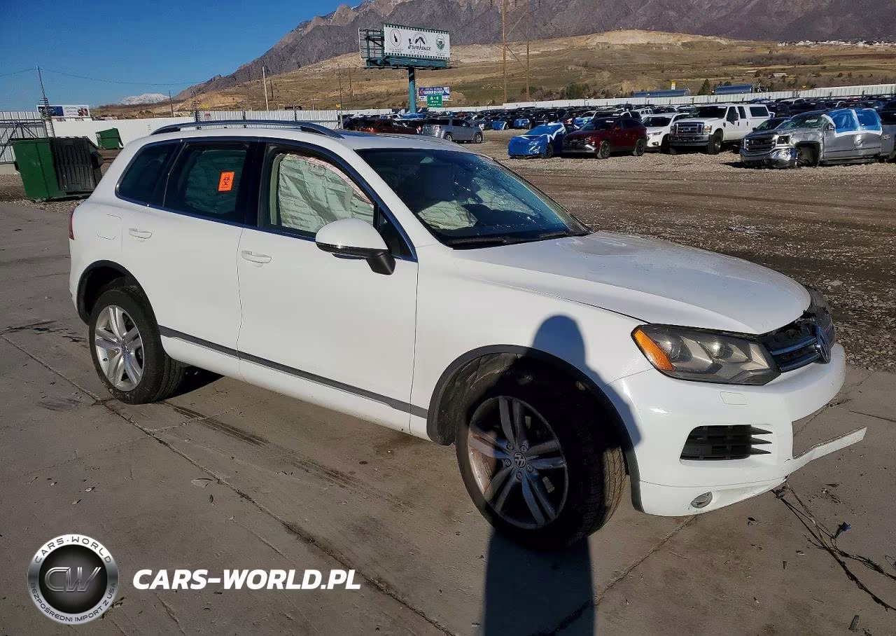 2014 Volkswagen Touareg V6 Tdi VIN:WVGEP9BP8ED011467 - 4