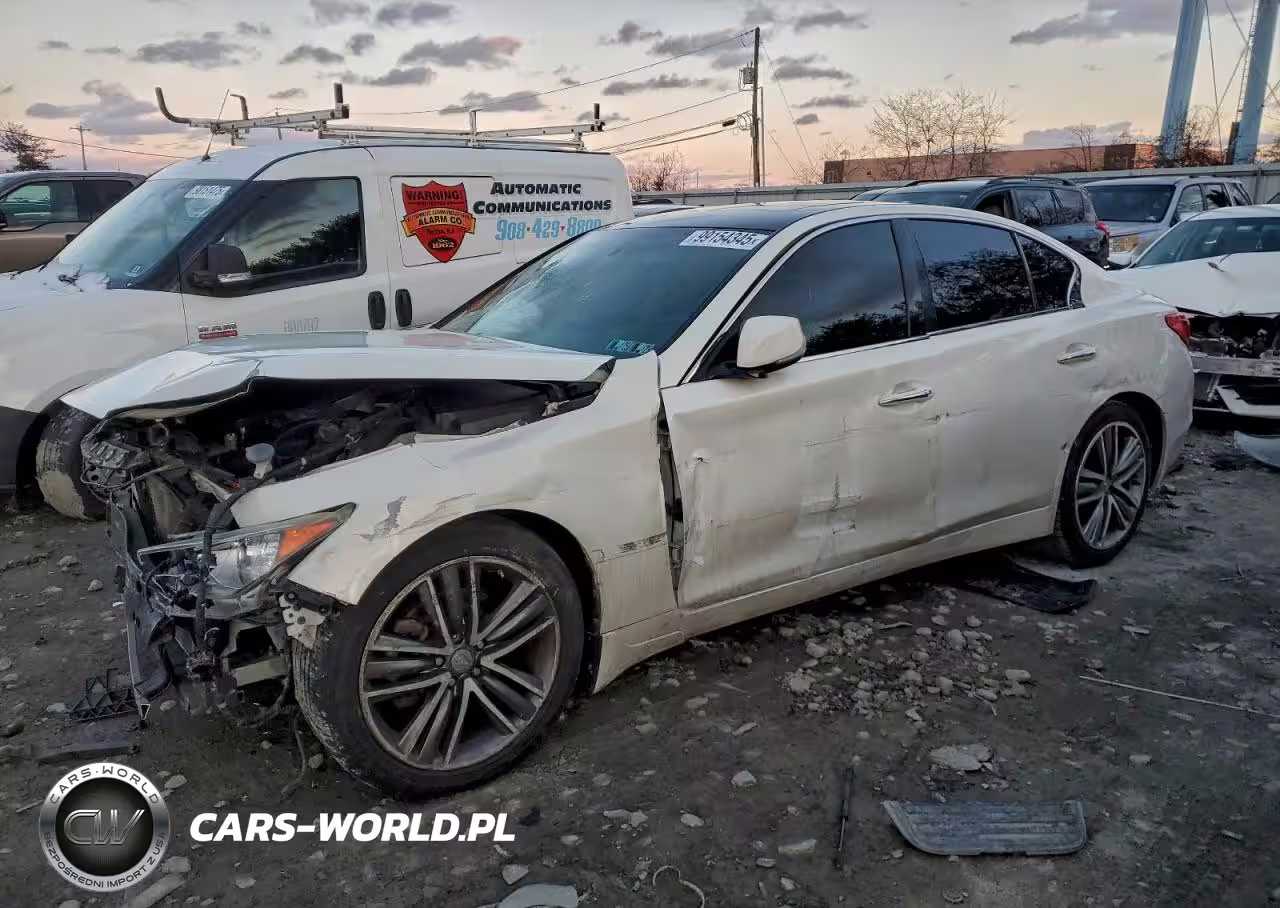 2015 Infiniti Q50 Base