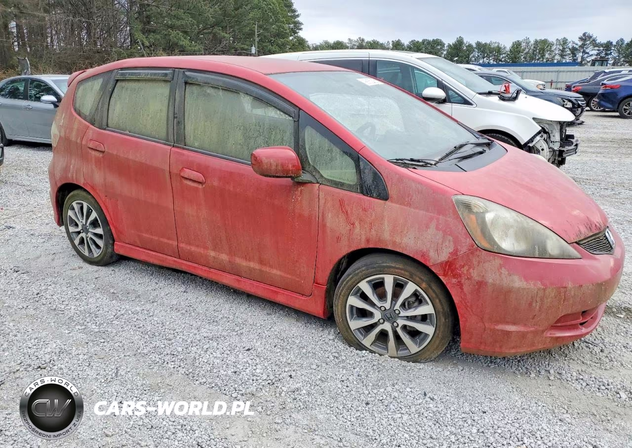 2013 Honda Fit Sport VIN:JHMGE8H54DC026988 - 4