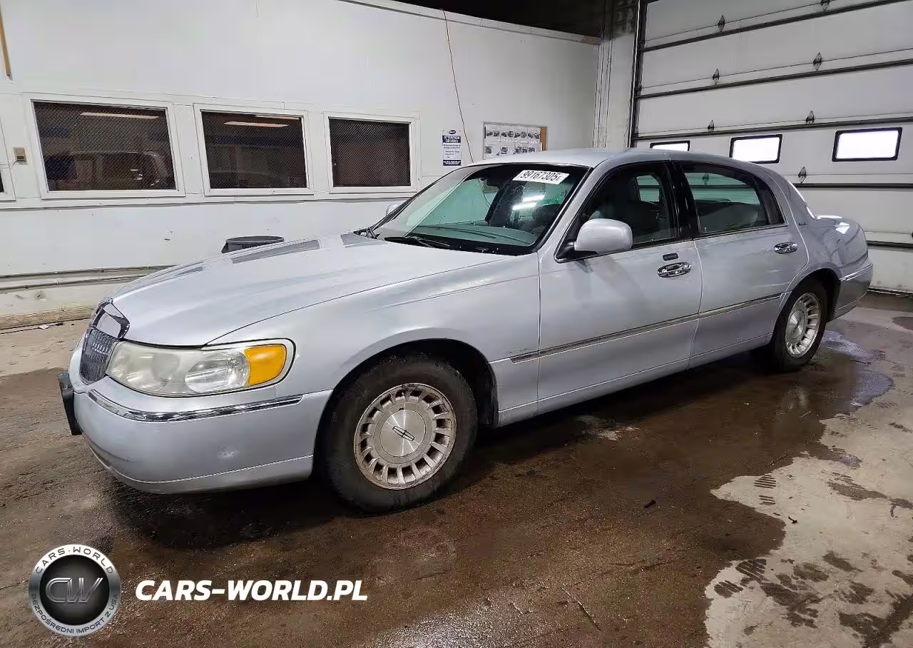 1999 Lincoln Town Car Executive