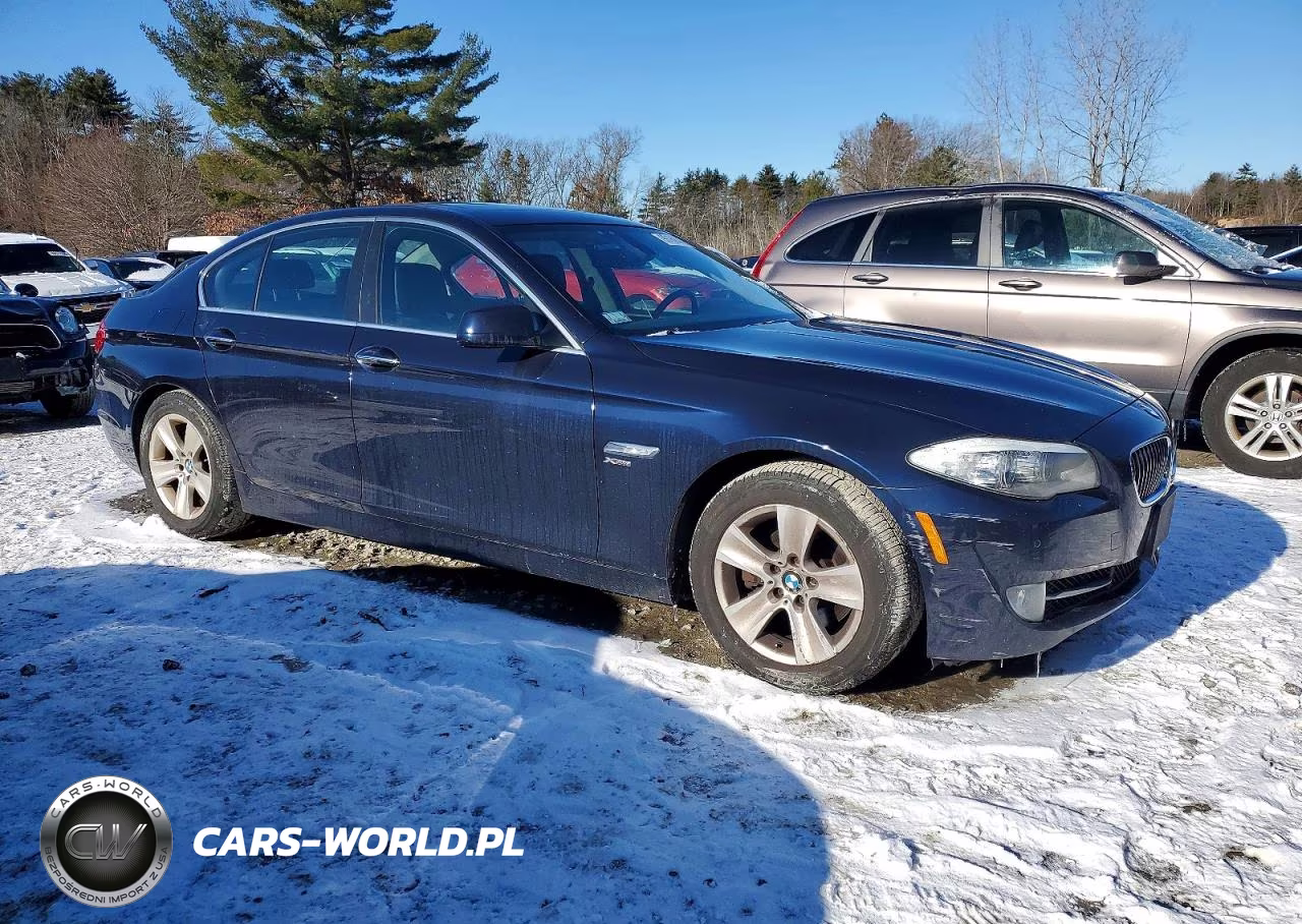 2012 BMW 528 Xi VIN:WBAXH5C50CDW04735 - 4