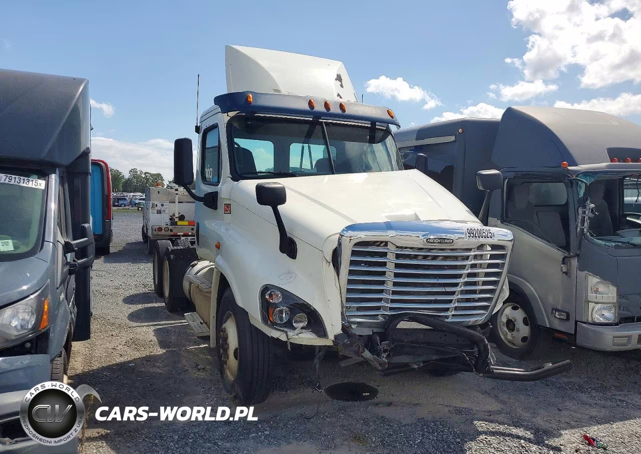 2015 Freightliner Cascadia Semi Truck