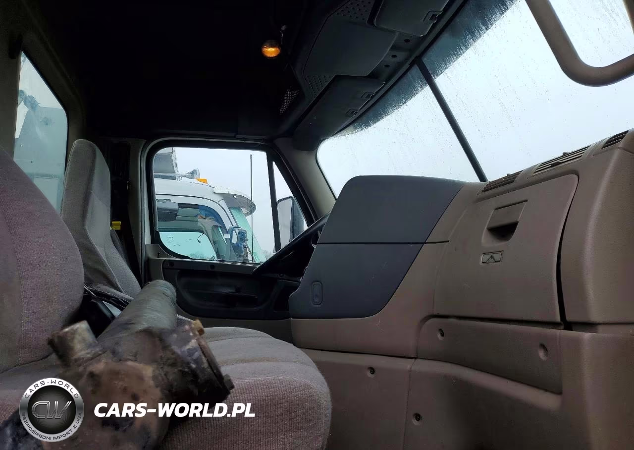 2015 Freightliner Cascadia Semi Truck VIN:3AKJGEDV9FSGB6852 - 5