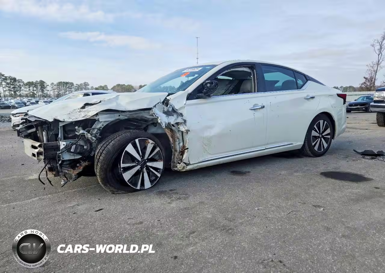 2020 Nissan Altima Sv