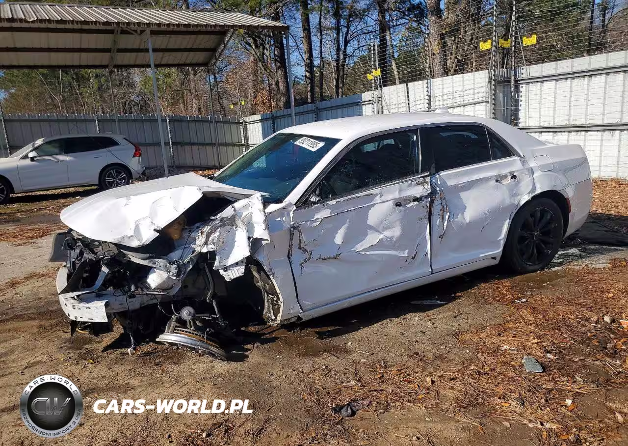 2018 Chrysler 300 Touring