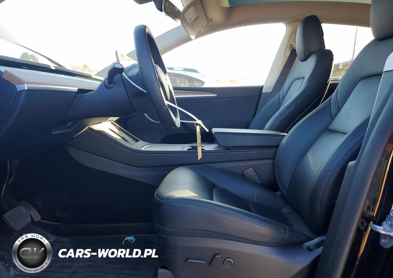 2023 Tesla Model Y VIN:7SAYGDEE3PA184632 - 7