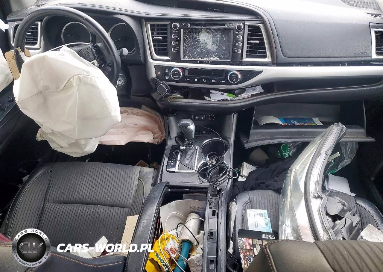 2017 Toyota Highlander Le VIN:5TDBZRFH6HS474267 - 8