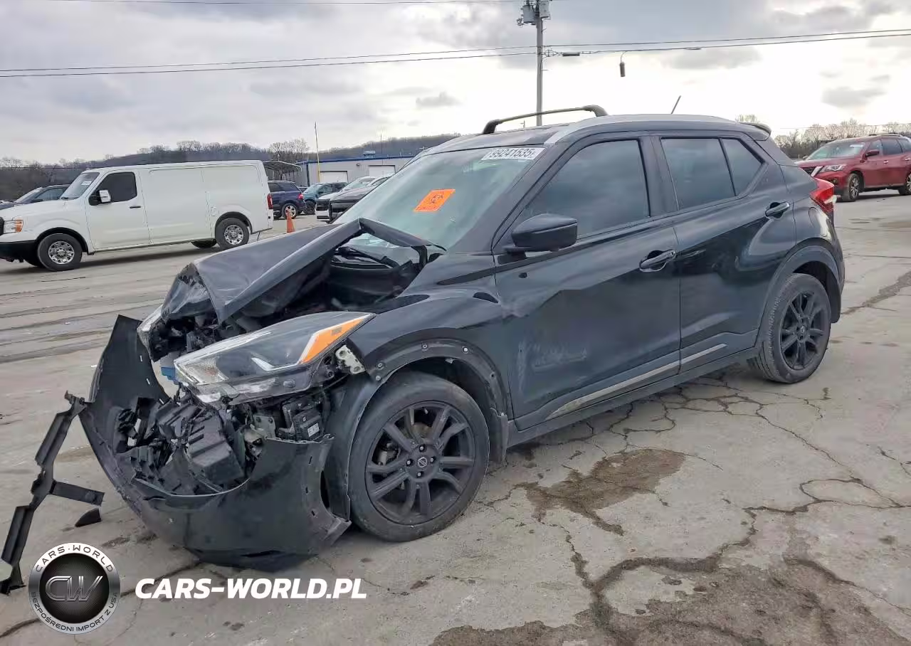 2020 Nissan Kicks Sr