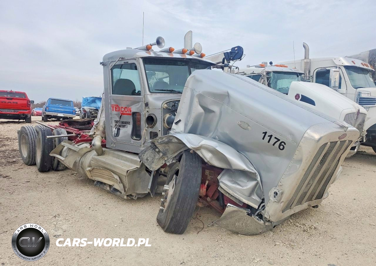 2023 Peterbilt 389 Semi Truck