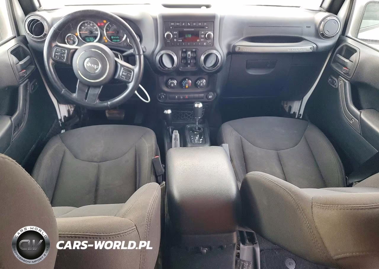 2017 Jeep Wrangler Unlimited Sport VIN:1C4BJWDG0HL744191 - 8