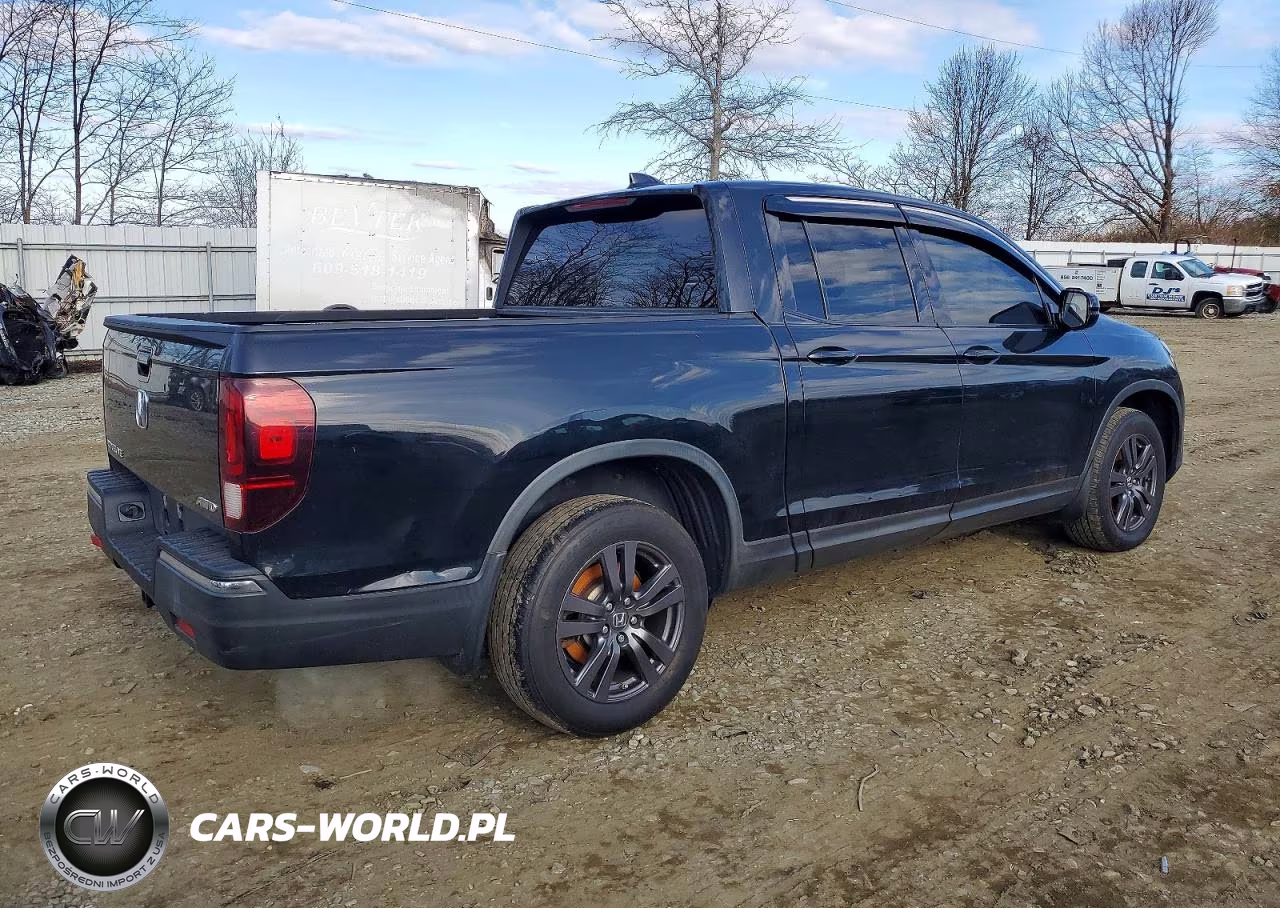 2017 Honda Ridgeline Sport VIN:5FPYK3F10HB013902 - 3