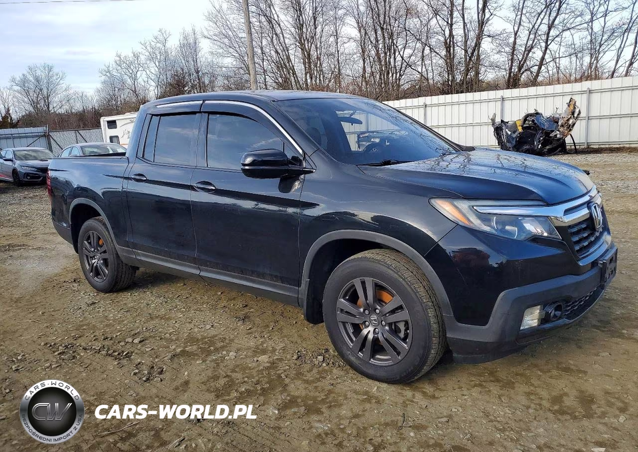2017 Honda Ridgeline Sport VIN:5FPYK3F10HB013902 - 4