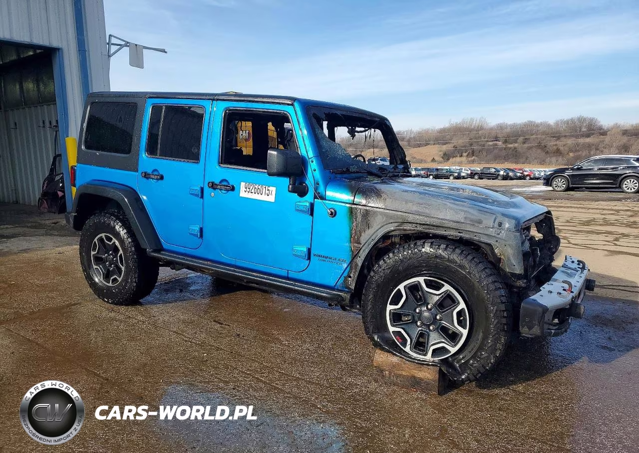 2016 Jeep Wrangler Unlimited Rubicon VIN:1C4BJWFG1GL102414 - 4