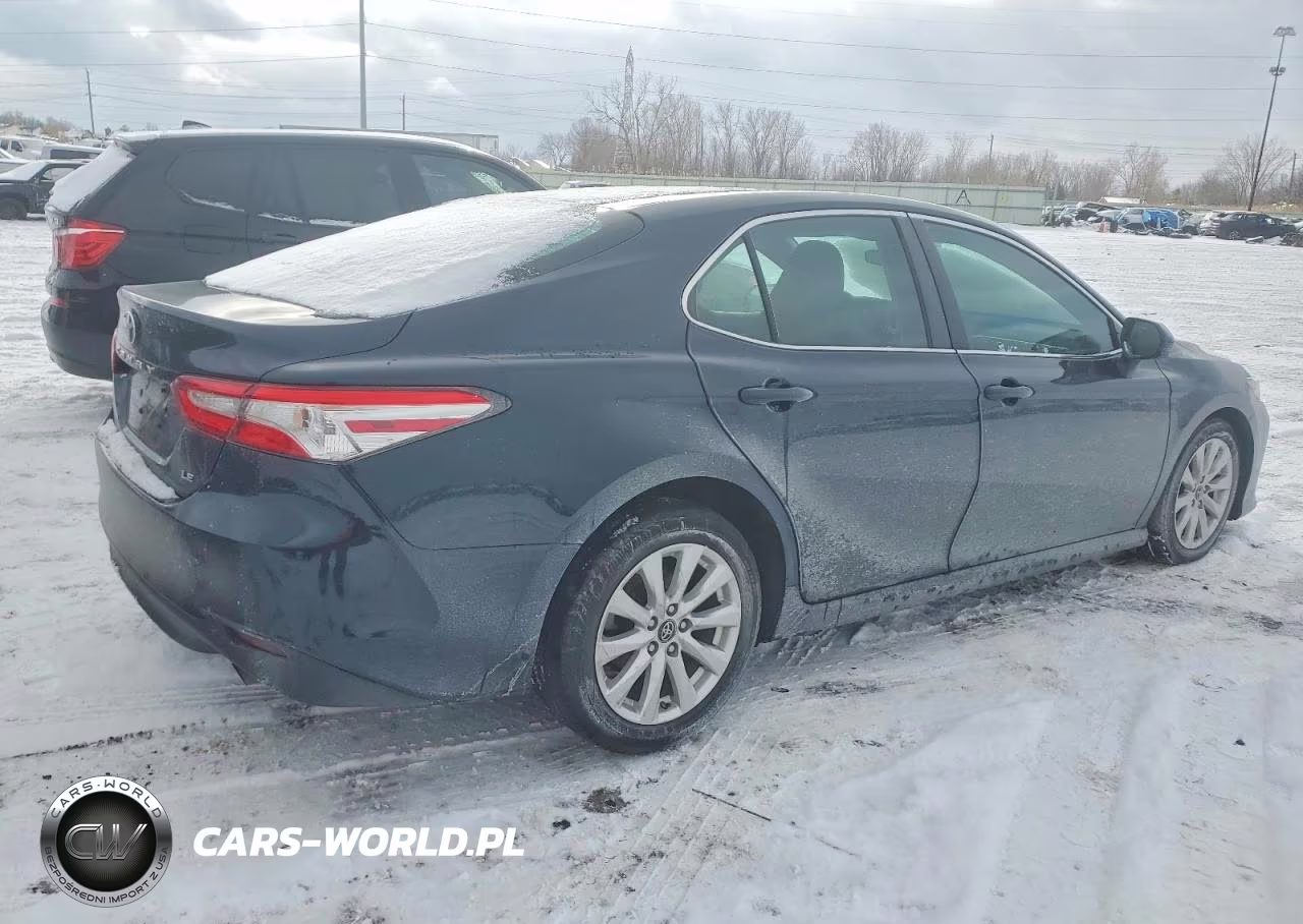2018 Toyota Camry L VIN:4T1B11HK7JU587420 - 3