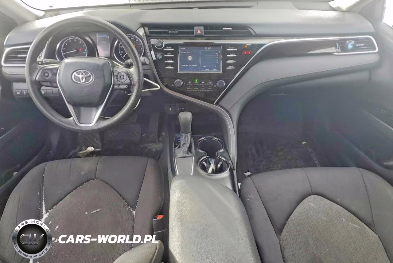 2018 Toyota Camry L VIN:4T1B11HK7JU587420 - 8