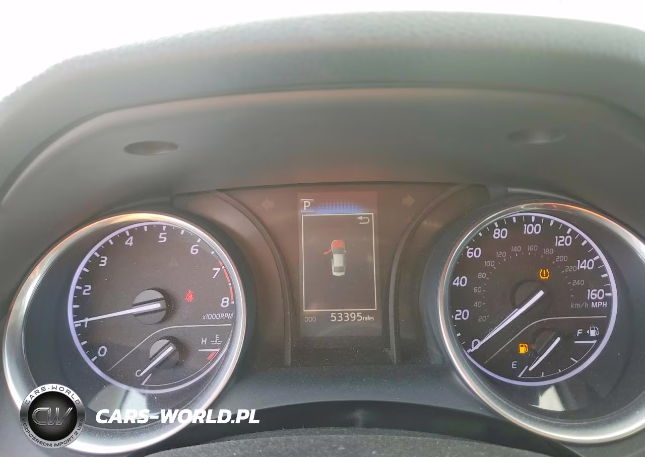 2018 Toyota Camry L VIN:4T1B11HK7JU587420 - 9