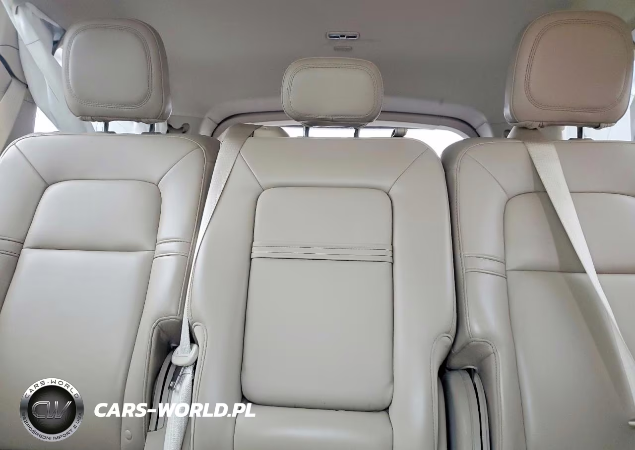 2021 Lincoln Aviator VIN:5LM5J6XC6MGL07720 - 10