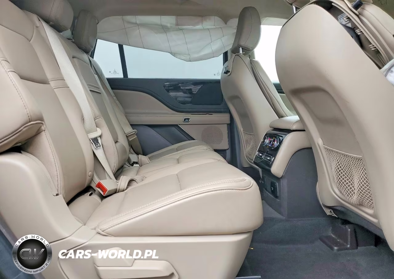2021 Lincoln Aviator VIN:5LM5J6XC6MGL07720 - 11