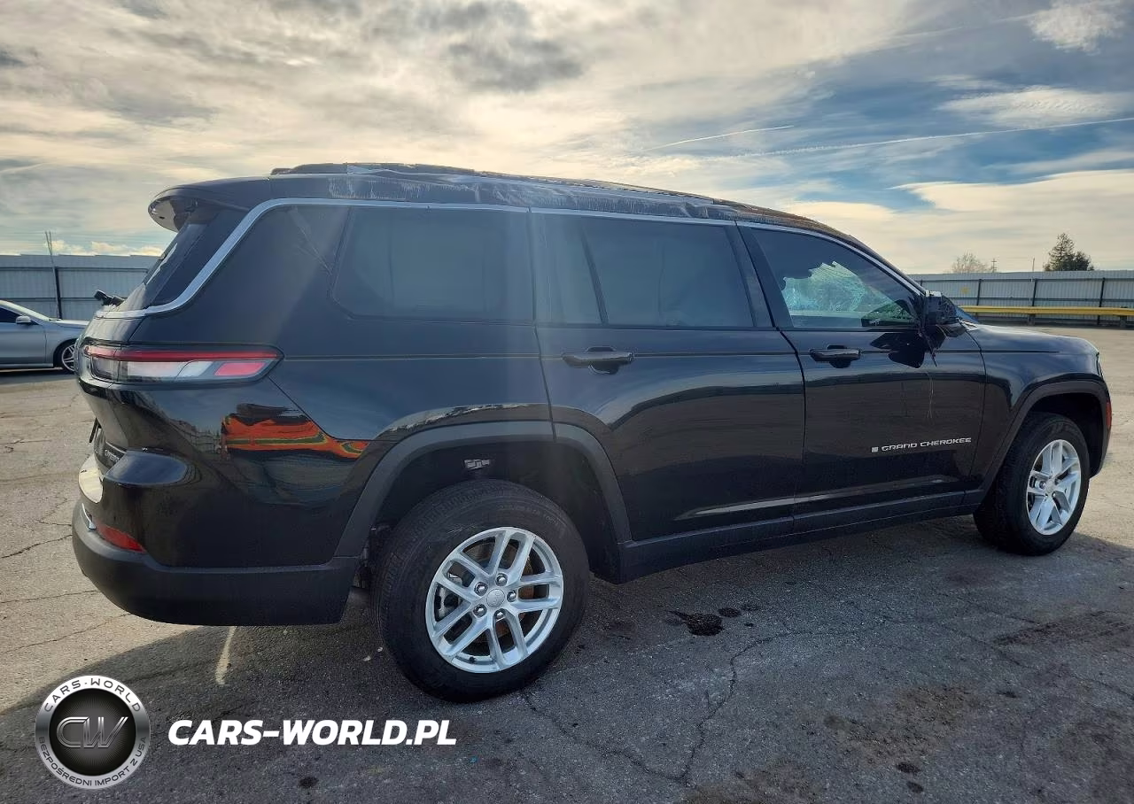 2023 Jeep Grand Cherokee L Laredo VIN:1C4RJJAG9P8745833 - 3