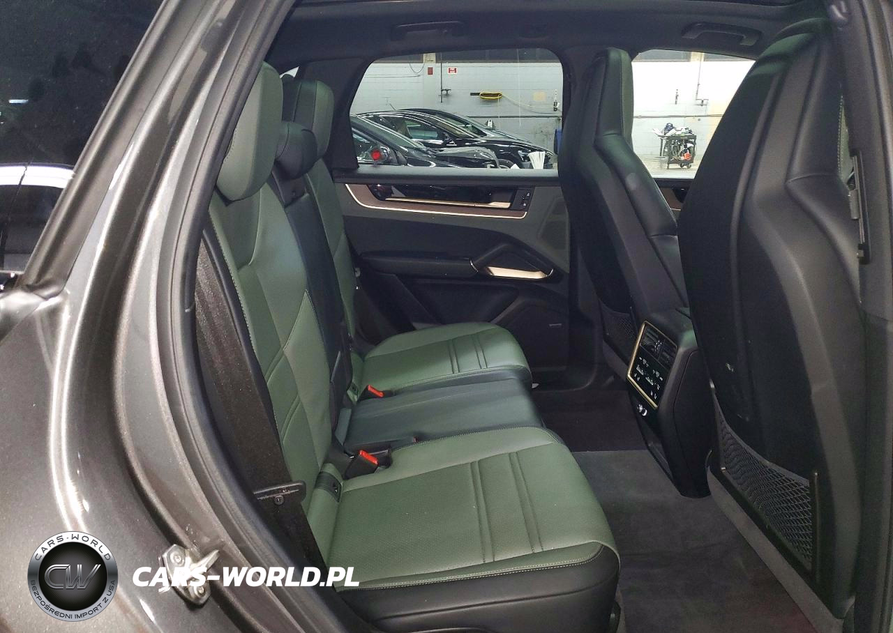 2024 Porsche Cayenne VIN:WP1AA2AY1RDA14527 - 11