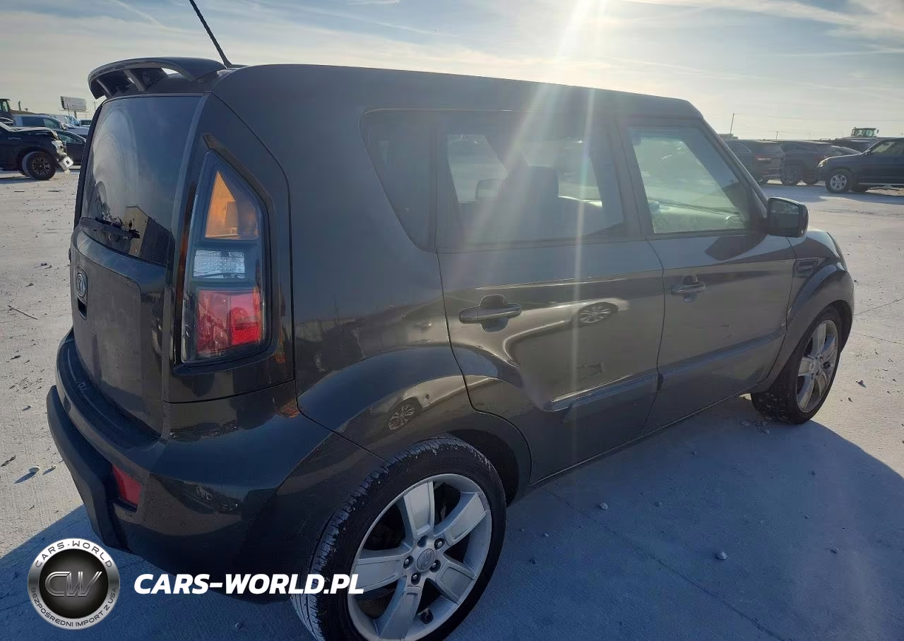 2011 Kia Soul + VIN:KNDJT2A22B7207443 - 3