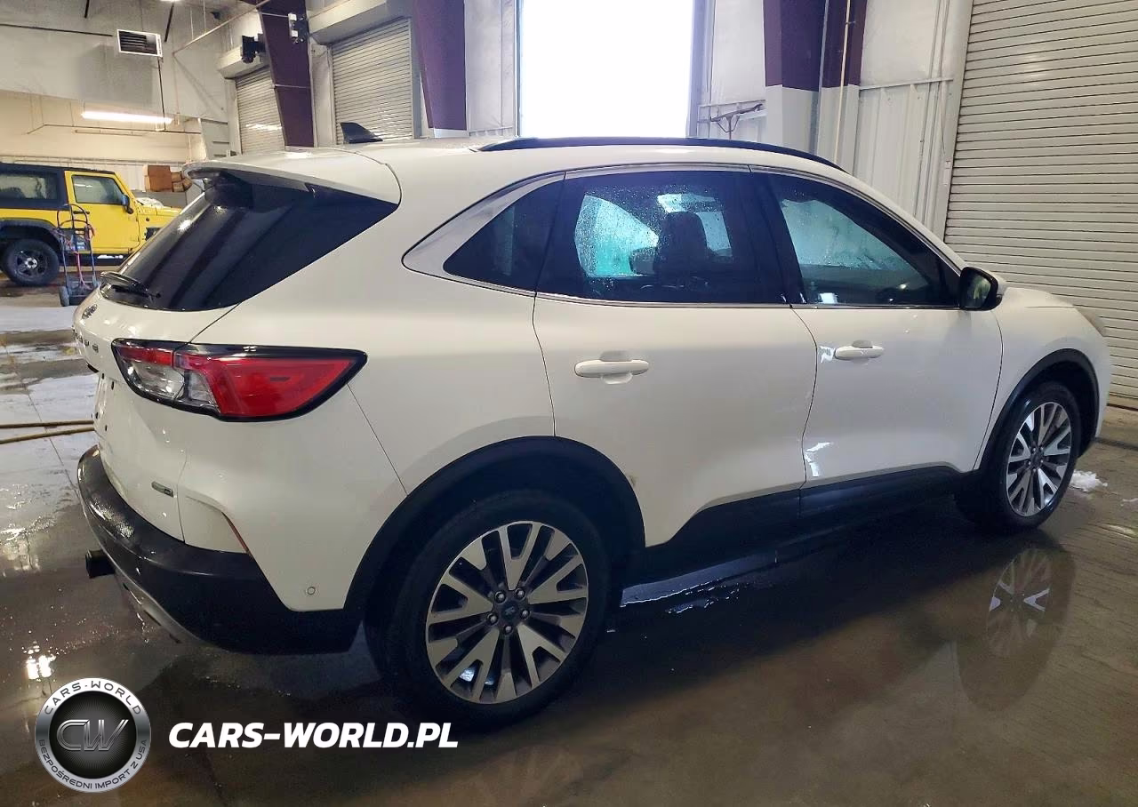 2020 Ford Escape Titanium VIN:1FMCU9J94LUB14966 - 3