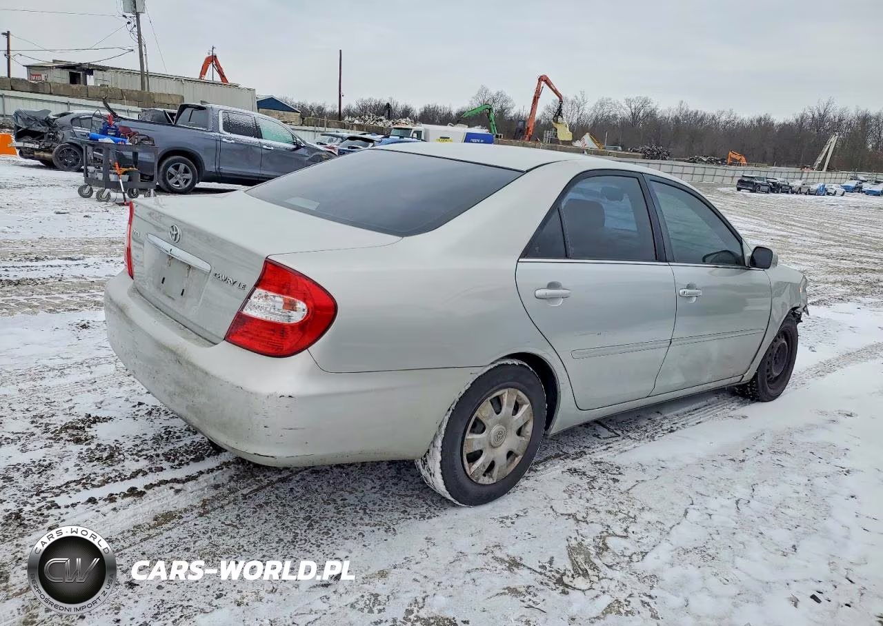 2004 Toyota Camry Le VIN:4T1BE32K64U835895 - 3