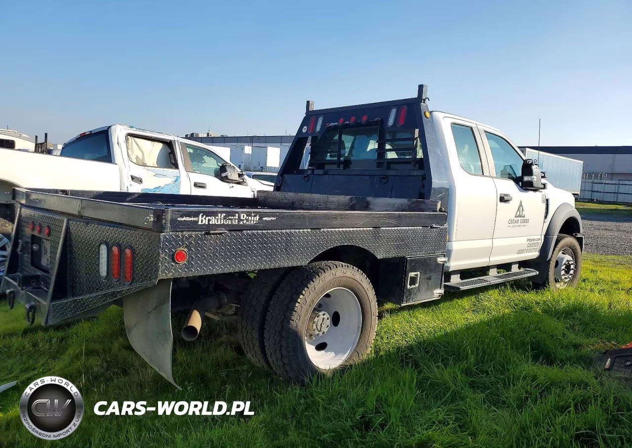 2022 Ford F550 Super Duty Flatbed Truck VIN:1FD0X5HT3NEC65914 - 3