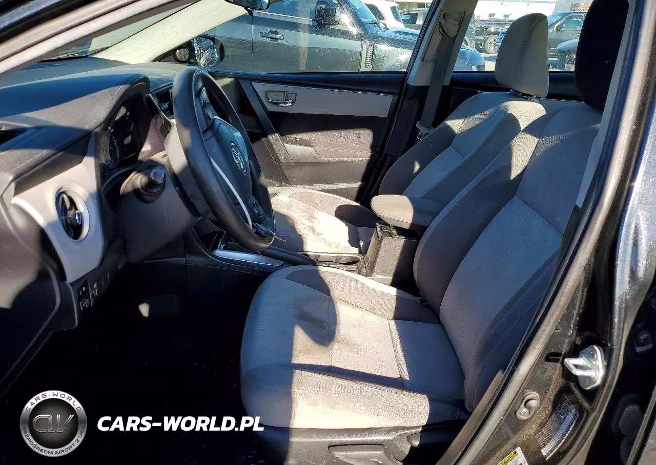 2018 Toyota Corolla L VIN:5YFBURHE5JP841966 - 7